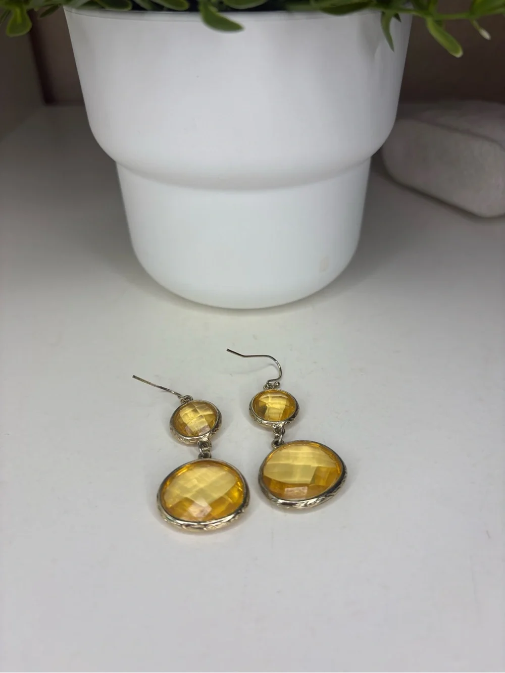 Vintage Gold Tone Citrine Yellow Faceted Glass Drop Dangle Statement Earrings
